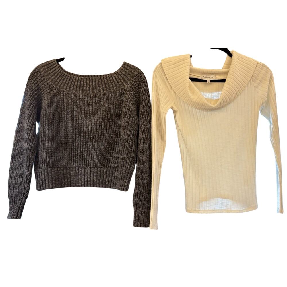 Hollister & Michael Stars Lot Of 2 Women's XS Long Sleeve Sweaters Gray & White